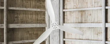 How to Use a Ceiling Fan in the Winter for Heat Circulation